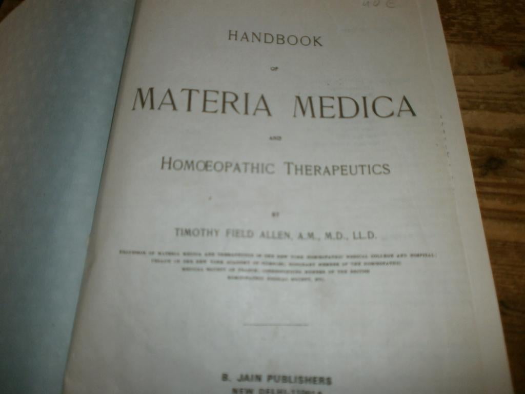 materia medica homoeopathic therapeutics gelimiteerde oplage, Boeken, Ophalen of Verzenden, Gelezen, Overige onderwerpen, Achtergrond en Informatie