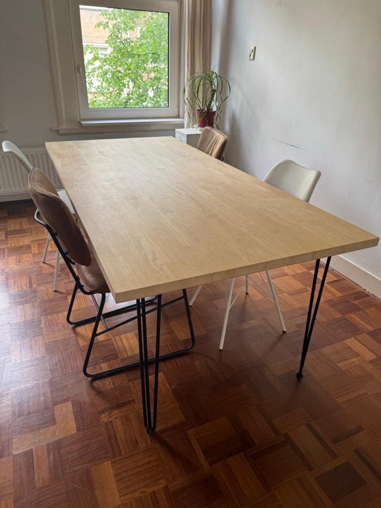 Industriële eettafel rubberwood met zwarte hairpin poten, Ophalen, Gebruikt, 50 tot 100 cm, Vijf personen of meer