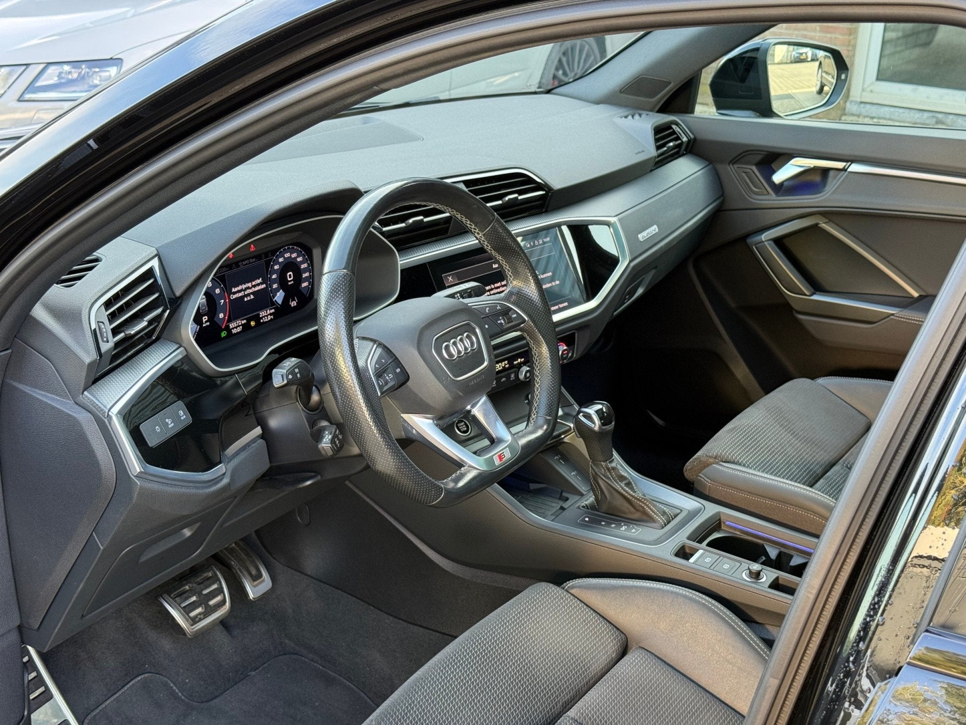 Audi Q3 35 TFSI S-Line |20"| trekhaak | keyless | pano | cam, 15 km/l, Euro 6, 4 cilinders, 1505 kg