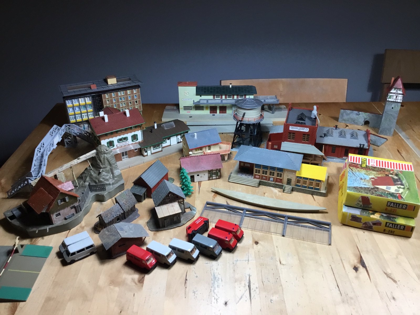 Gebouwen H0 voor de modelbaan (bv Marklin) II, Gebruikt, Gelijkstroom of Wisselstroom, Brug, Tunnel of Gebouw, Ophalen of Verzenden