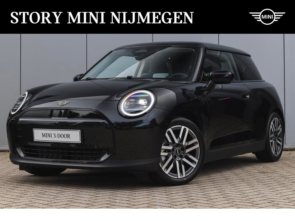 MINI Hatchback Cooper E / Classic / Pakket L / 17 inch Paral, Auto's, Mini, Stof, Met garantie (alle), 4 stoelen, Zwart