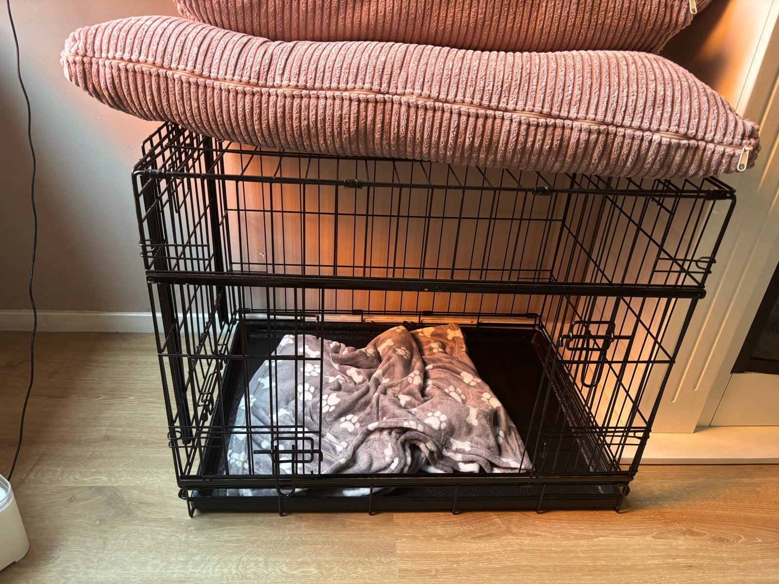 Honden benche, Dieren en Toebehoren, Ophalen, Zo goed als nieuw