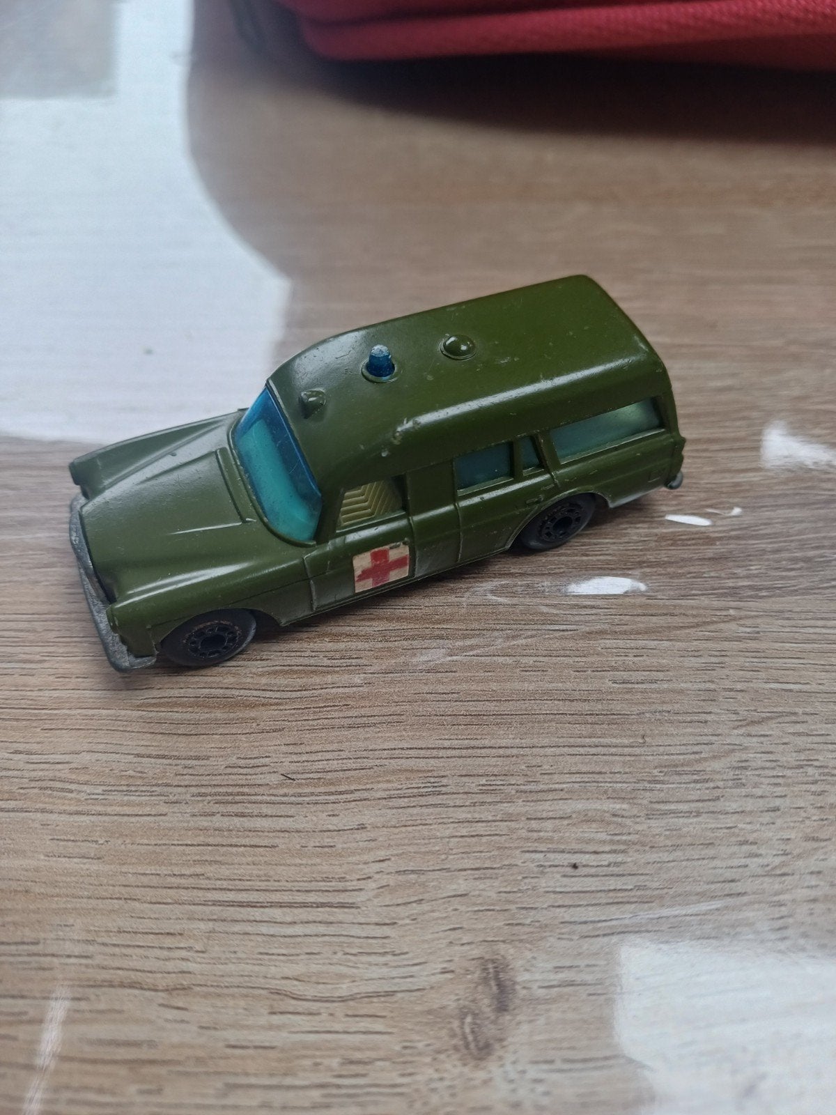 Matchbox Lesney Mercedes Benz 'Binz' ambulance, Ophalen of Verzenden