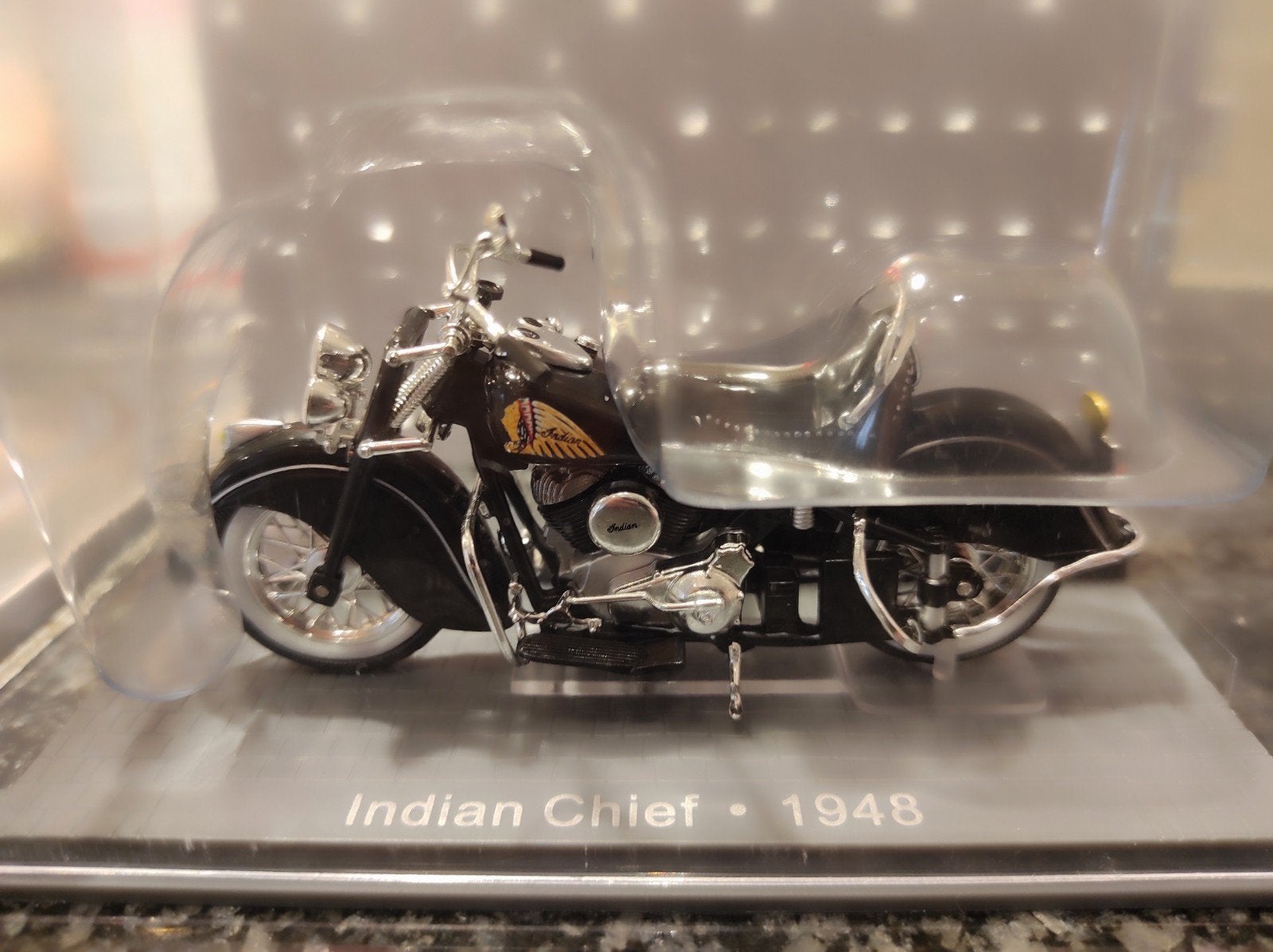 Indian Chief 1948 1:24 in vitrinedoosje, Ophalen of Verzenden