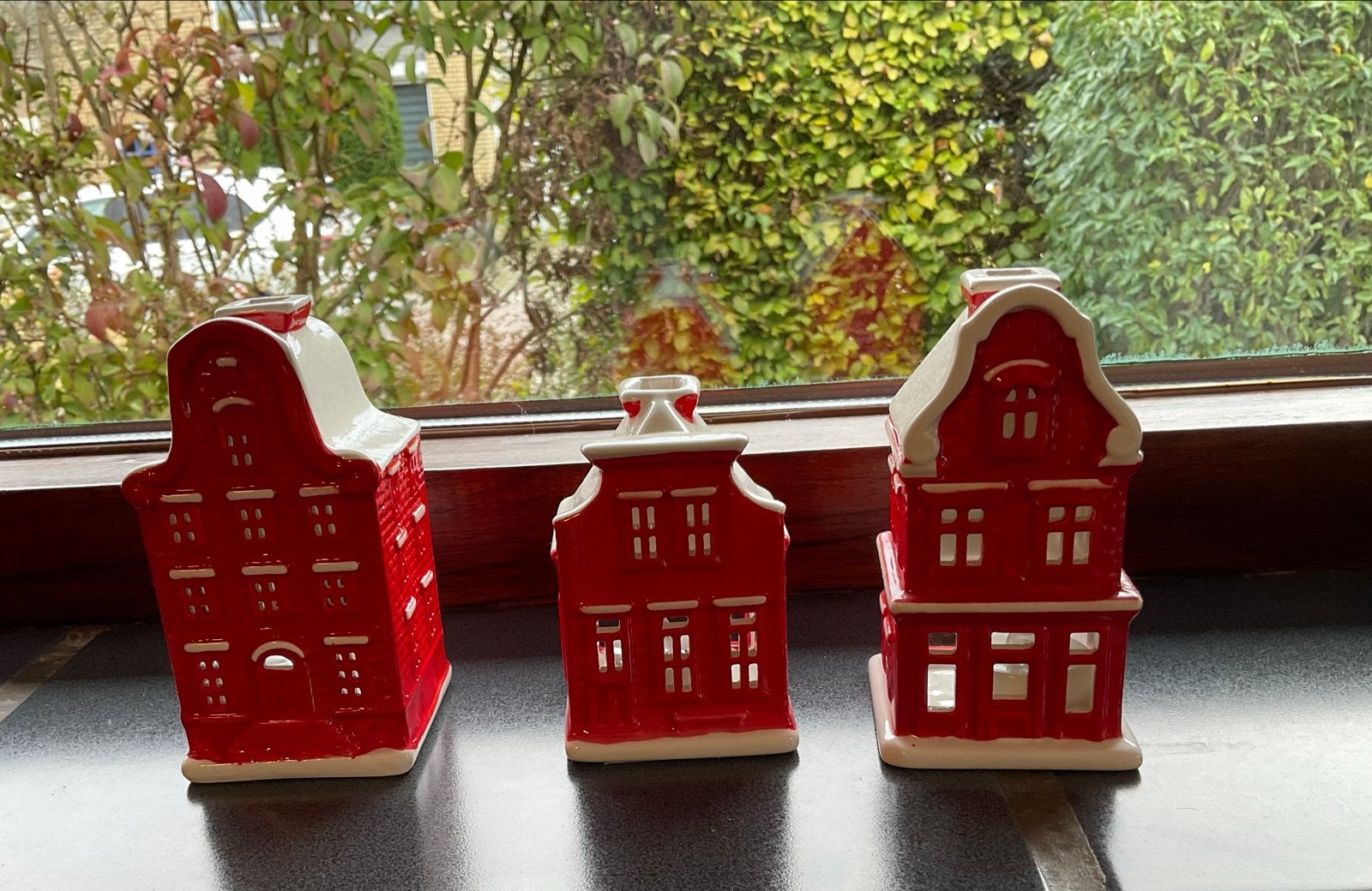 Decoratieve huisjes voor waxinelichtjes en vazen, Ophalen of Verzenden, Gebruikt, Rood, Steen/keramiek