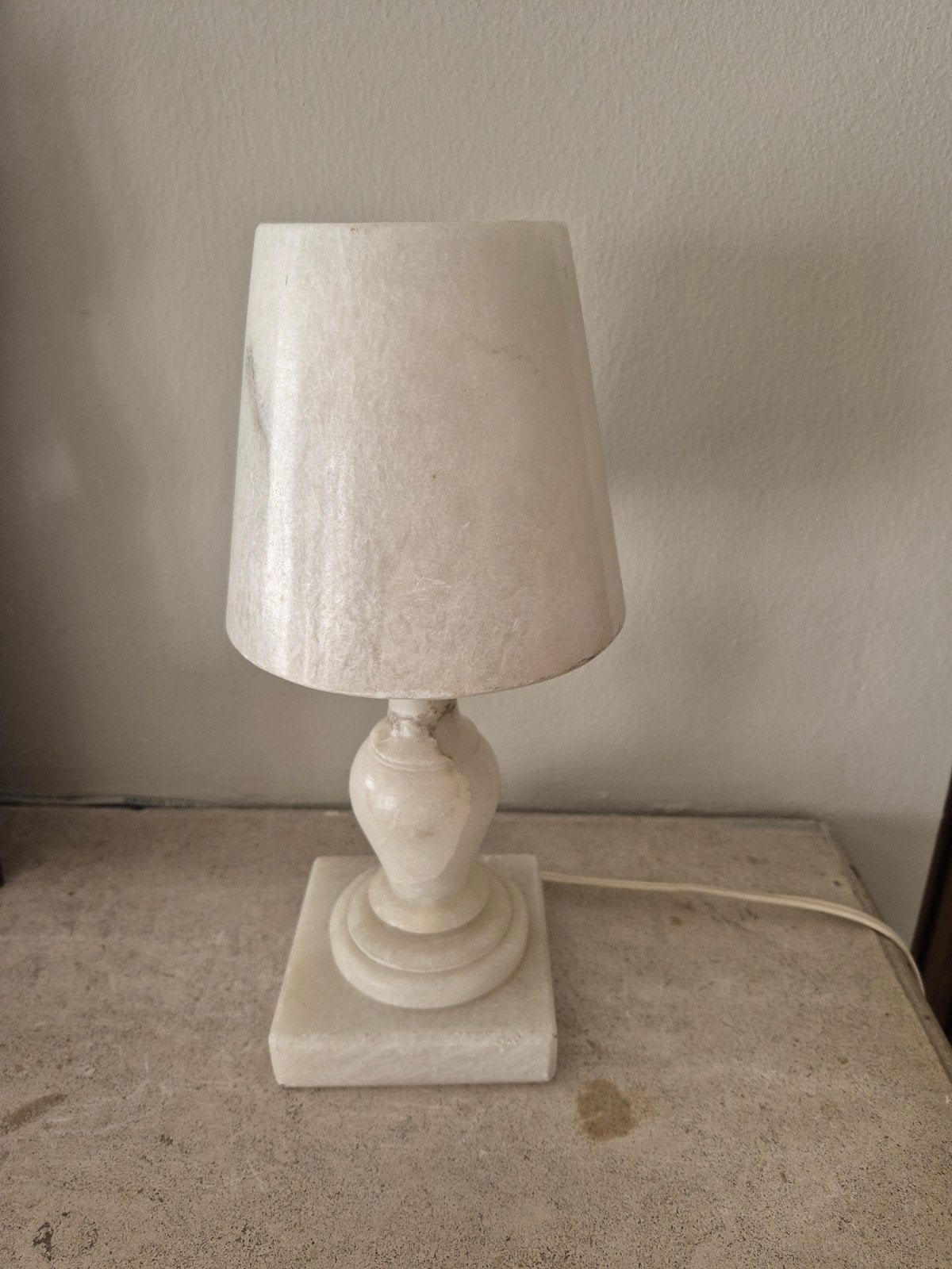 Vintage Marmeren of albasten Tafellamp - Klassiek en Elegant, Huis en Inrichting, Lampen | Tafellampen, Ophalen, Gebruikt, Overige merken