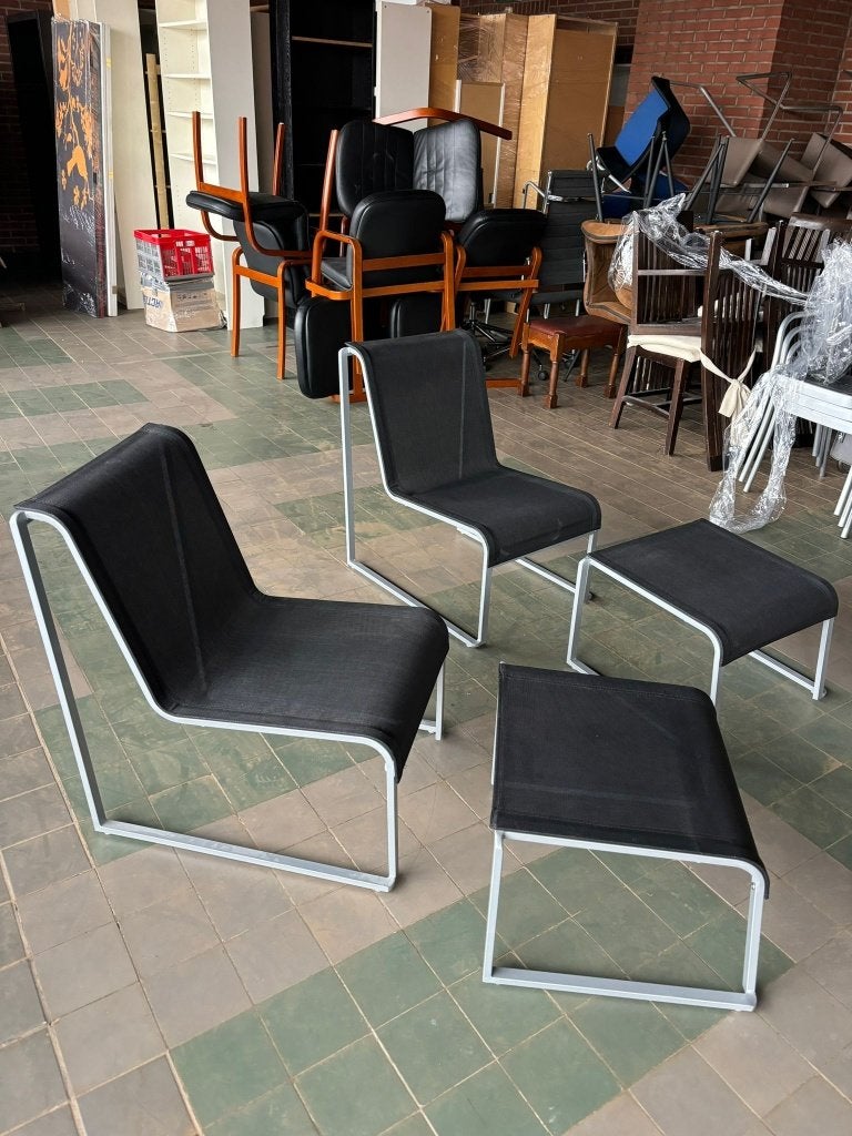 MODERNE LOUNGE SET: 2 STOELEN EN 2 VOETENBANKJES CS26717, Ophalen, Gebruikt, Kunststof