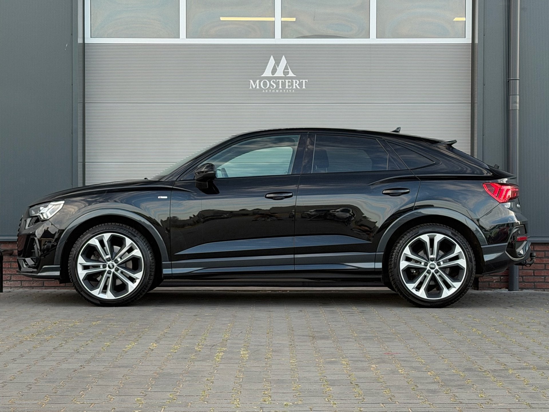 Audi Q3 Sportback 45 TFSI/245pk quattro S Edition|2021|3x S-, Auto's, Automaat, Gebruikt, 1984 cc, Leder en Stof