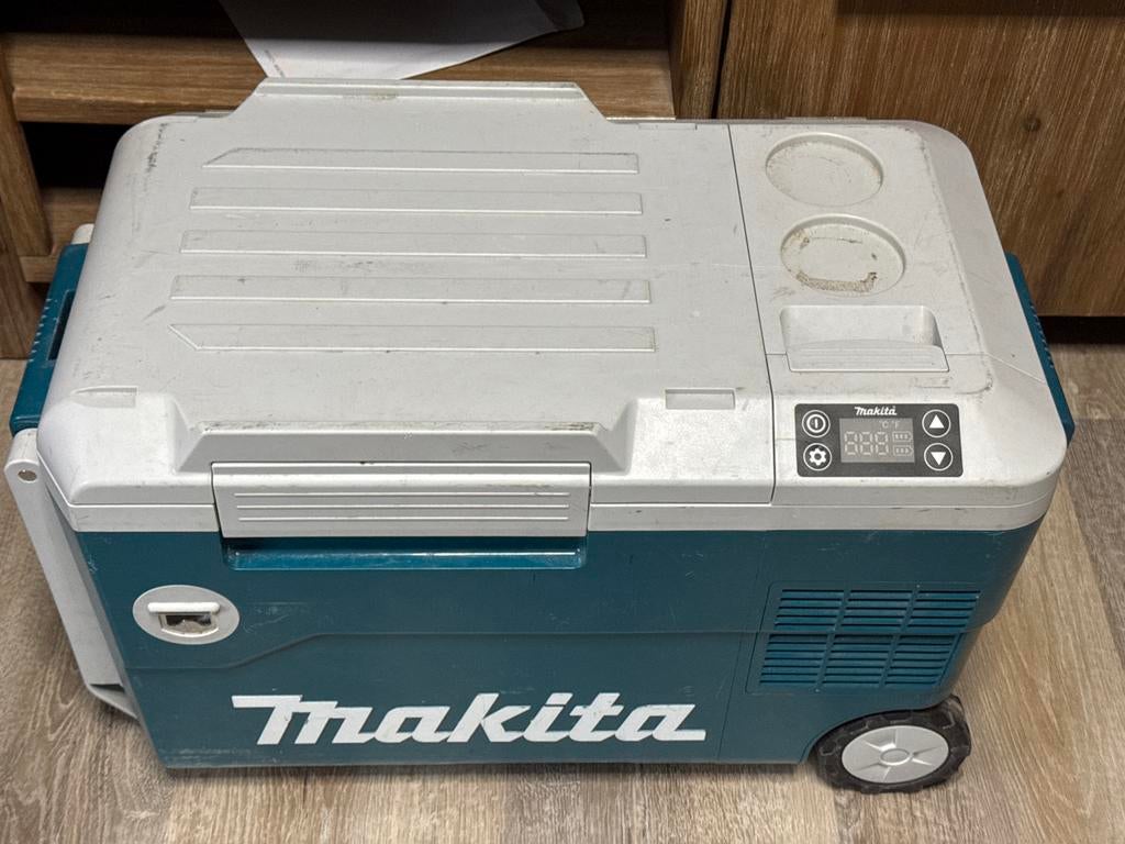 Makita Koelbox/Vriezer met Wielen - Elektrisch, Ophalen, Zo goed als nieuw