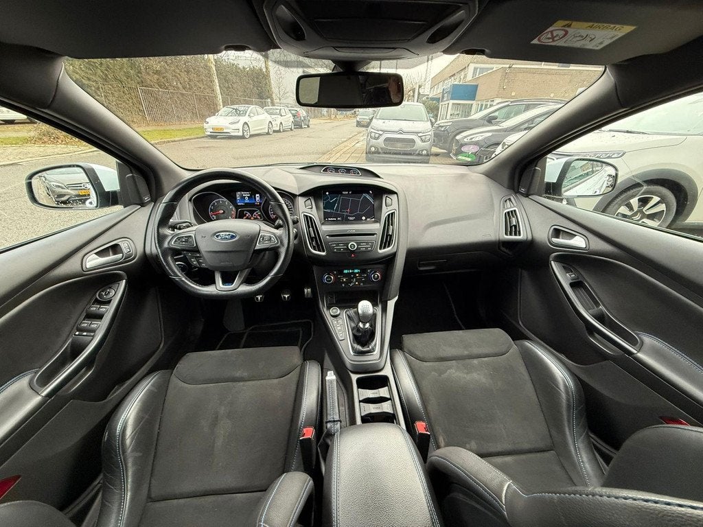 Ford Focus 2.3 RS MK3 350PK, Schaalstoelen, Navi, APK 10-26, Gebruikt, Euro 6, 4 cilinders, Start-stop-systeem