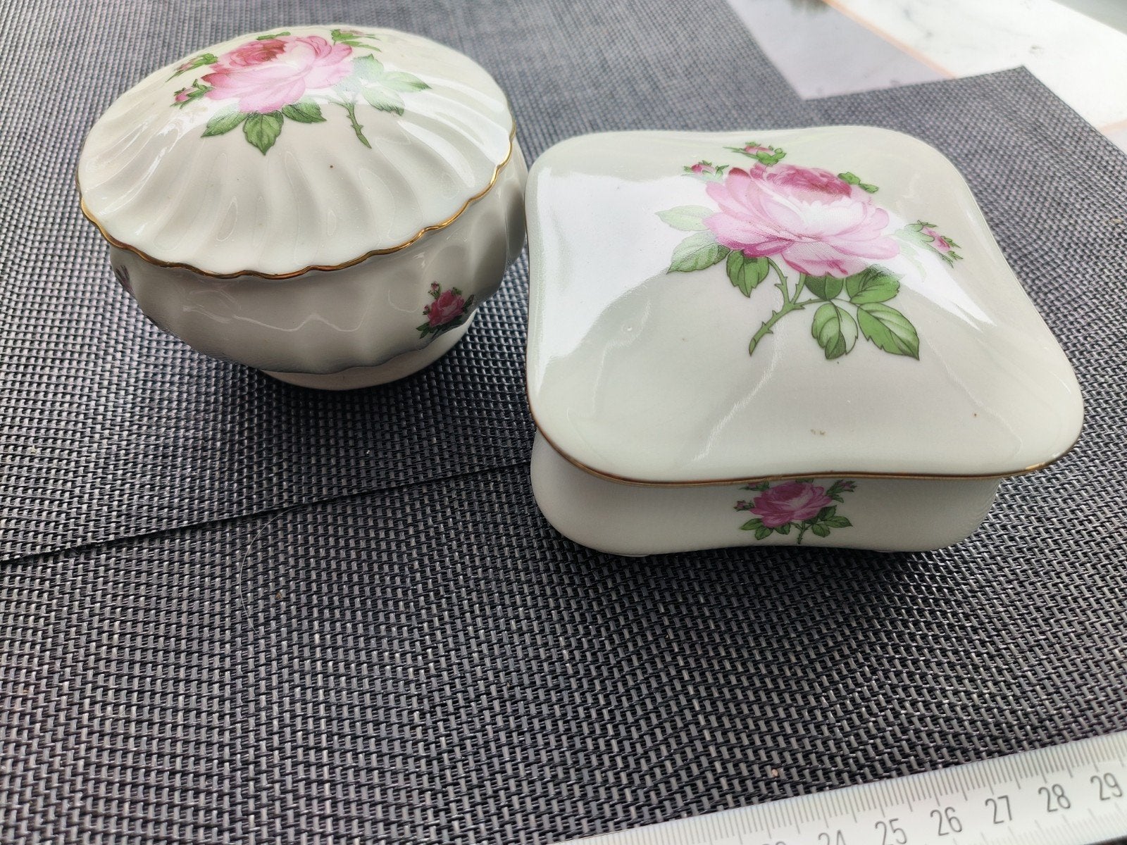 Vintage porseleinen doosjes met rozenmotief (2 stuks), Ophalen of Verzenden