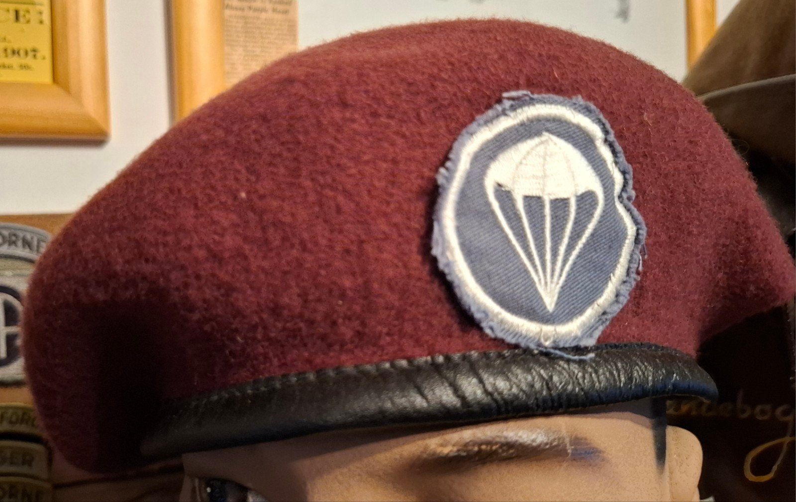 Baret - Maroon - US Airborne Vets, Verzenden, Landmacht, Amerika, Embleem of Badge