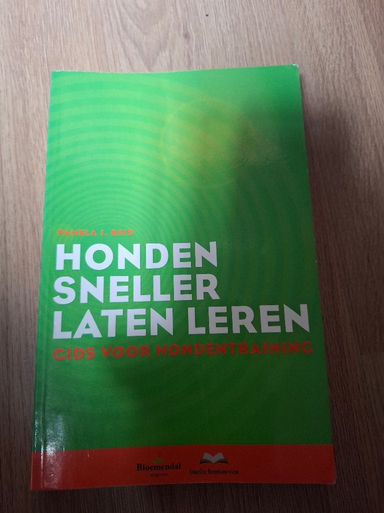 Boek: Honden sneller laten leren – Pamela J. Reid, Boeken, Ophalen of Verzenden, Alpha, Gelezen, HBO