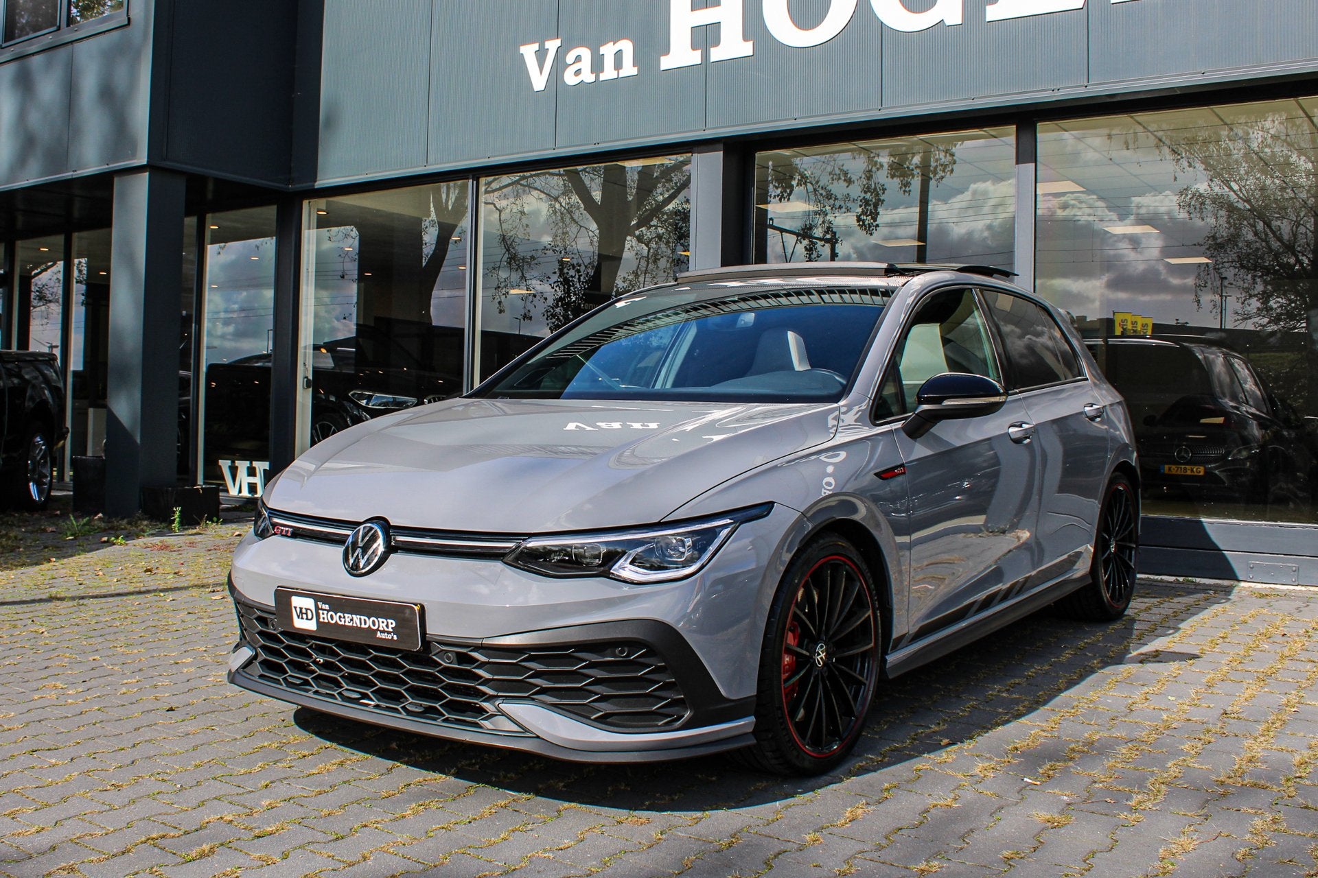 Volkswagen GOLF 2.0TSI GTI CLUBSPORT PANO NAVI H&K AKRAPOVIC, Dealer onderhouden, Euro 6, 4 cilinders, 1984 cc