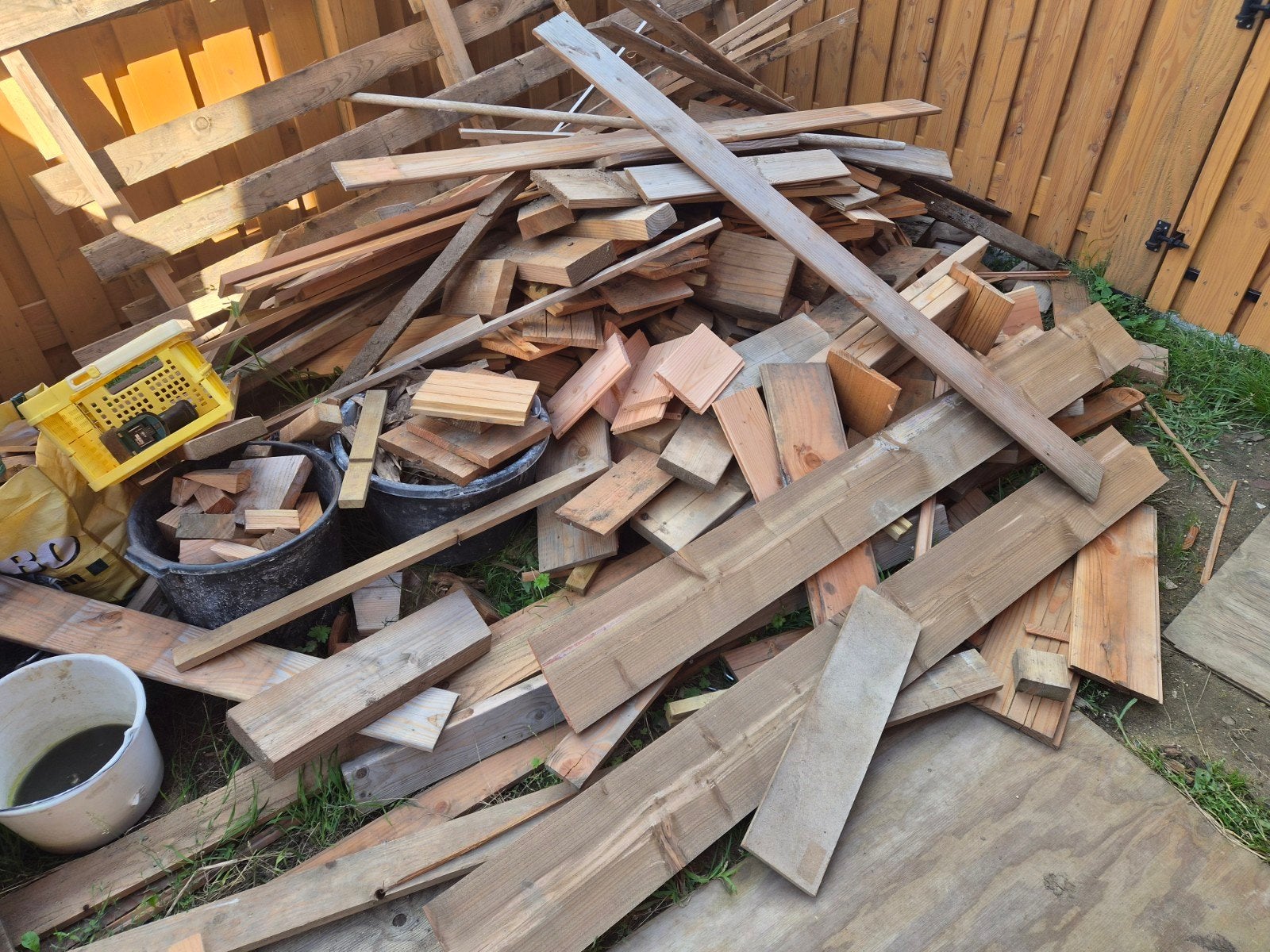 Gratis stookhout douglas met wat vuren, Minder dan 3 m³, Ophalen, Overige houtsoorten