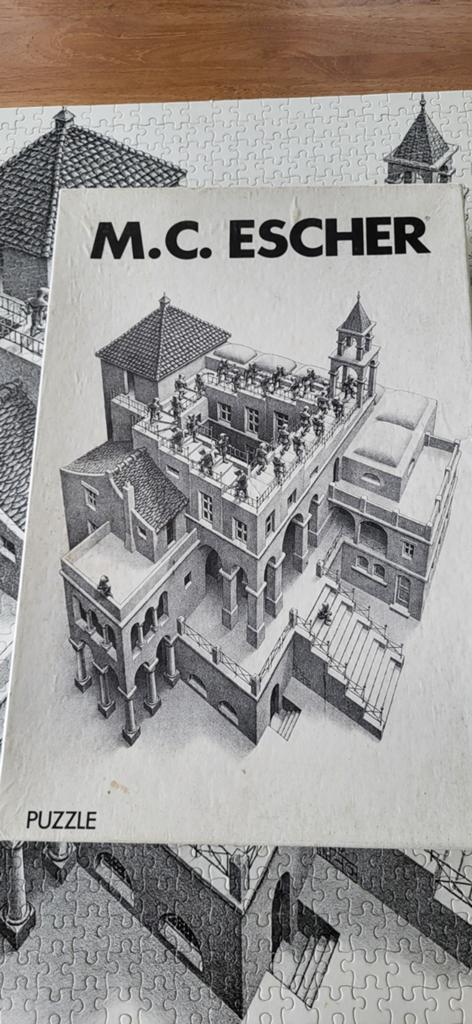 M.C. Escher Ascending and Descending Legpuzzel 1000 stukjes, Ophalen of Verzenden, 500 t/m 1500 stukjes, Gebruikt, Legpuzzel
