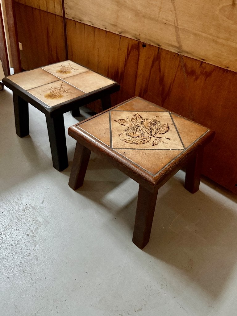 Antieke, brocante bijzettafeltjes, plantentafeltjes, Ophalen
