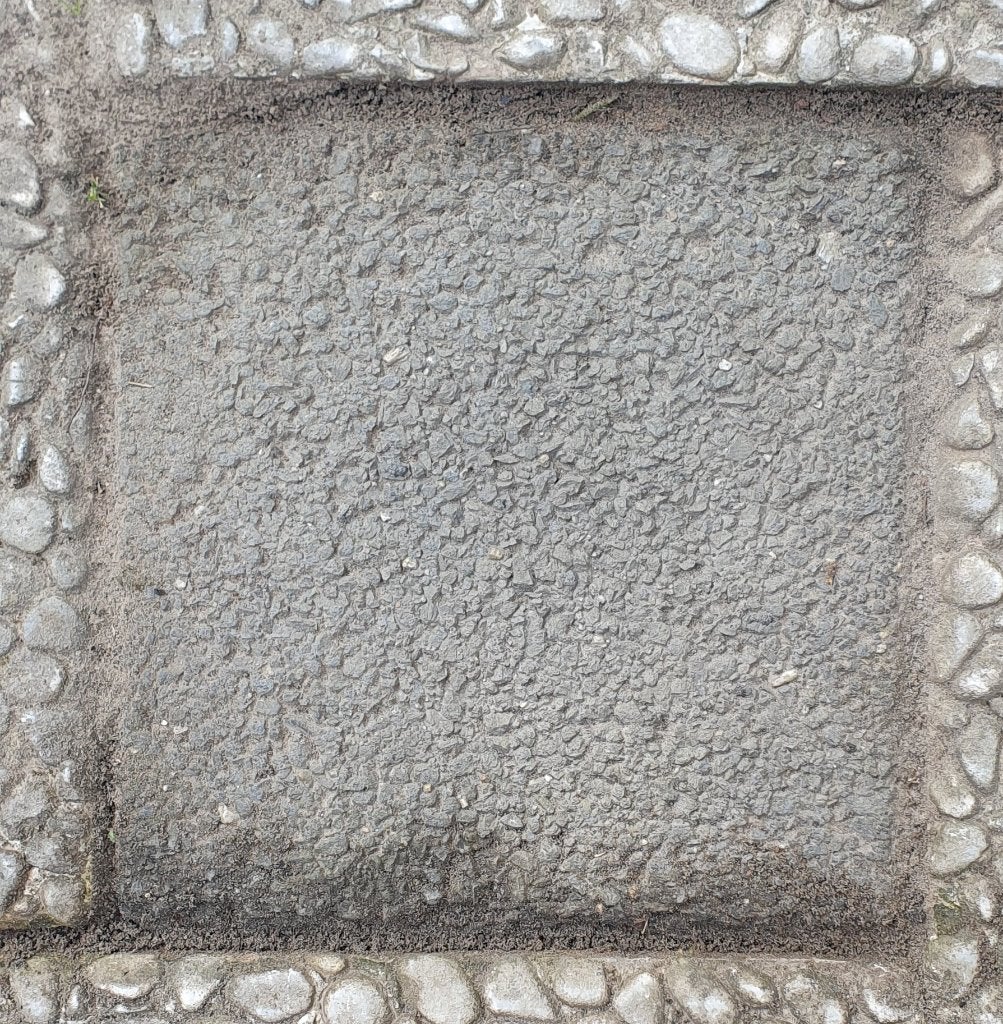 Gratis grinttegels en egale tegels, Ophalen, Gebruikt, Minder dan 5 m², Beton