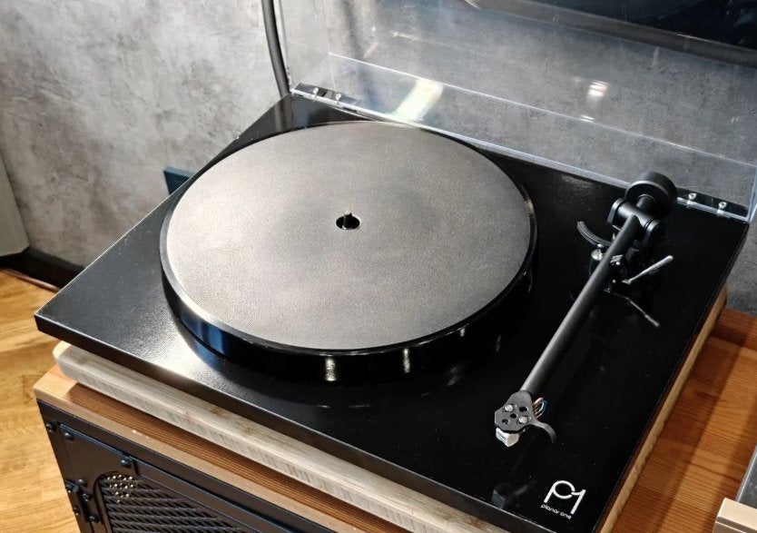Rega Planar 1 (P1) + Rega Carbon-element, Ophalen of Verzenden, Zo goed als nieuw