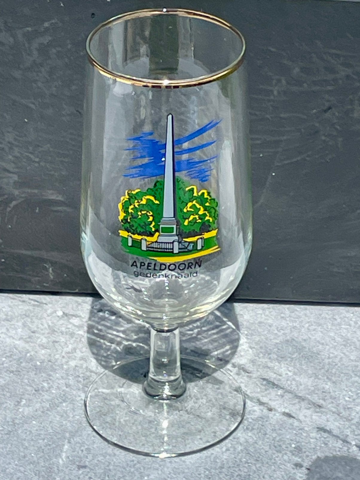 Apeldoorn Gedenknaald Glas - Souvenir Glas, Antiek en Kunst, Ophalen of Verzenden