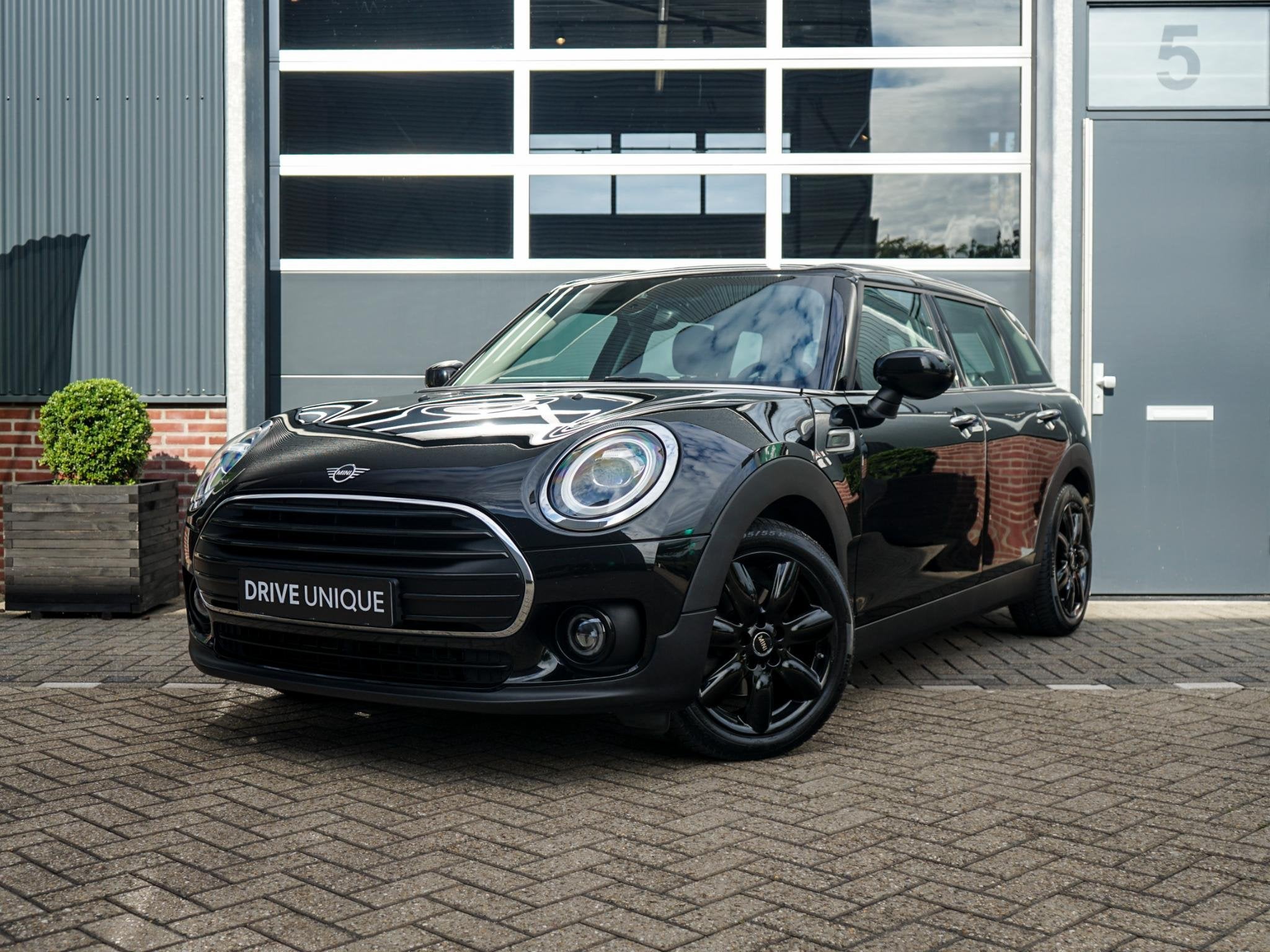 Mini Clubman 1.5 Cooper Business Pakket, Auto's, Gebruikt, Zwart, Origineel Nederlands, 19 km/l