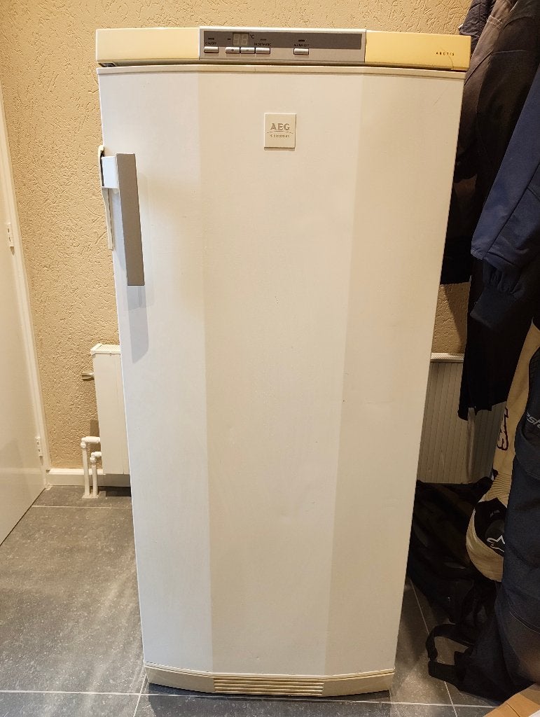 AEG vriezer, Gebruikt, 140 tot 160 cm, Ophalen, Vrieskast