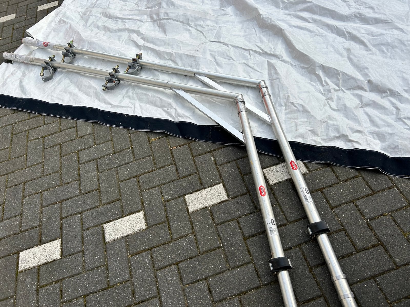 Altrex Steiger Zon- & Regenkap 305cm (3 stuks), Ophalen, Zo goed als nieuw, Rolsteiger of Kamersteiger, 2 tot 5 meter