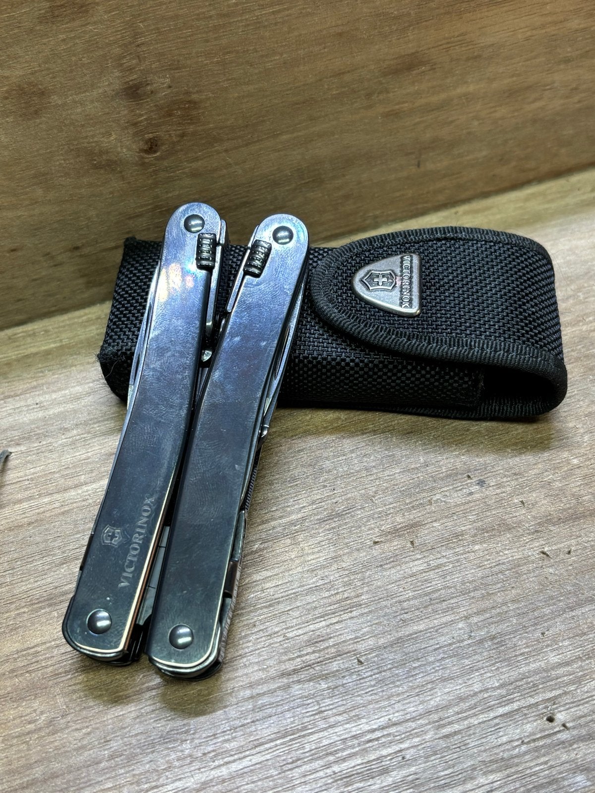 Victorinox SWISSTOOL Multitool met hoes (nieuw), Ophalen of Verzenden, Nieuw