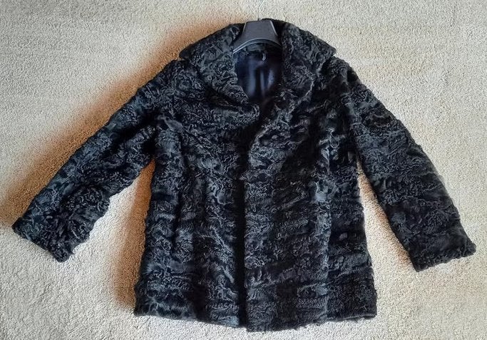Zwarte bontjas, Kleding | Dames, Jassen | Winter, Ophalen of Verzenden, Zo goed als nieuw, Maat 42/44 (L), Zwart