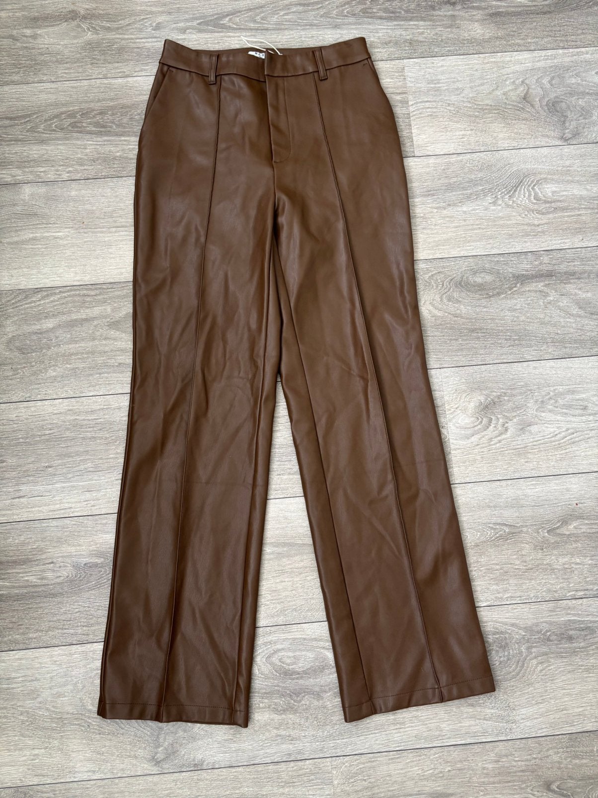 NA-KD pu trousers maat 38, Kleding | Dames, Maat 38/40 (M), Bruin, Ophalen of Verzenden, Zo goed als nieuw