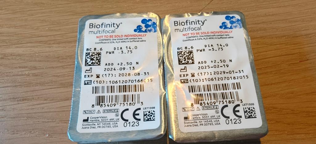 2 Biofinity bifocale contactlenzen, -3,75 en +2,5 (N), Ophalen of Verzenden, Nieuw, Leesbril, Overige merken