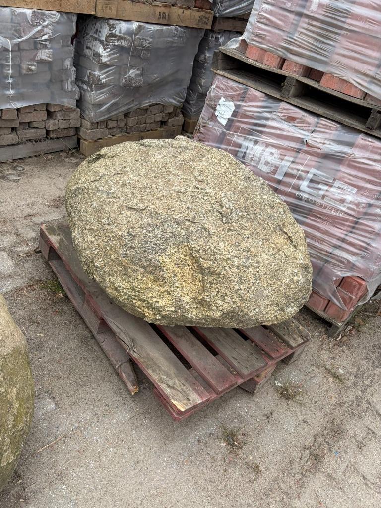 2 grote zwerfkeien, Tuin en Terras, Grind, Keien en Split, Ophalen of Verzenden, Zo goed als nieuw, Multi, Kei