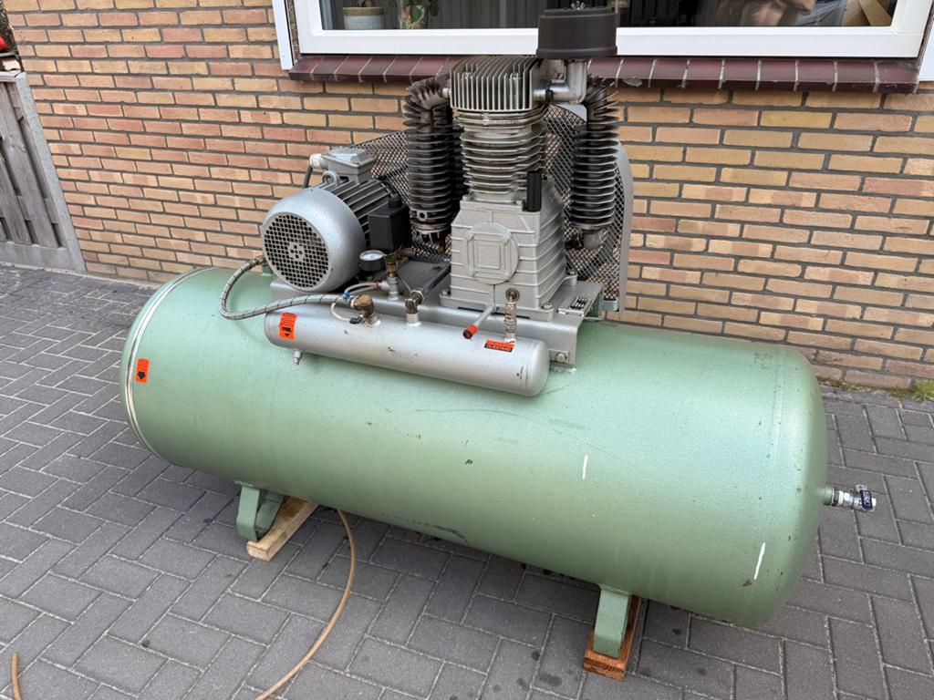 Creemers OST 600 Compressor - 500L tank, 12 bar, Doe-het-zelf en Verbouw, Compressors, Ophalen, Gebruikt, 400 tot 800 liter/min