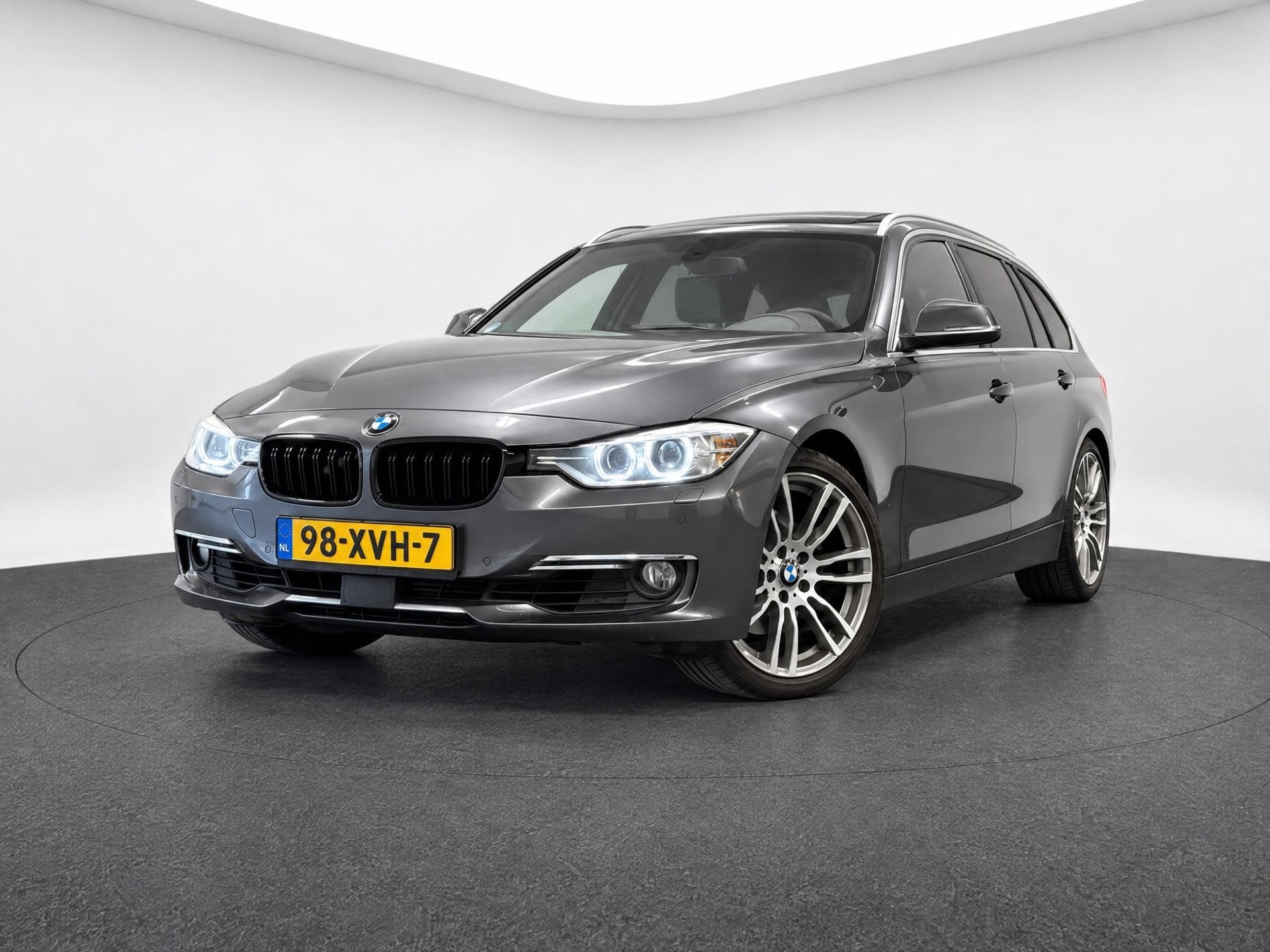 BMW 3-serie Touring 328i Upgrade Edition (M-SPORT, PANO, LED, Automaat, Gebruikt, 4 cilinders, Bi-Xenon koplampen