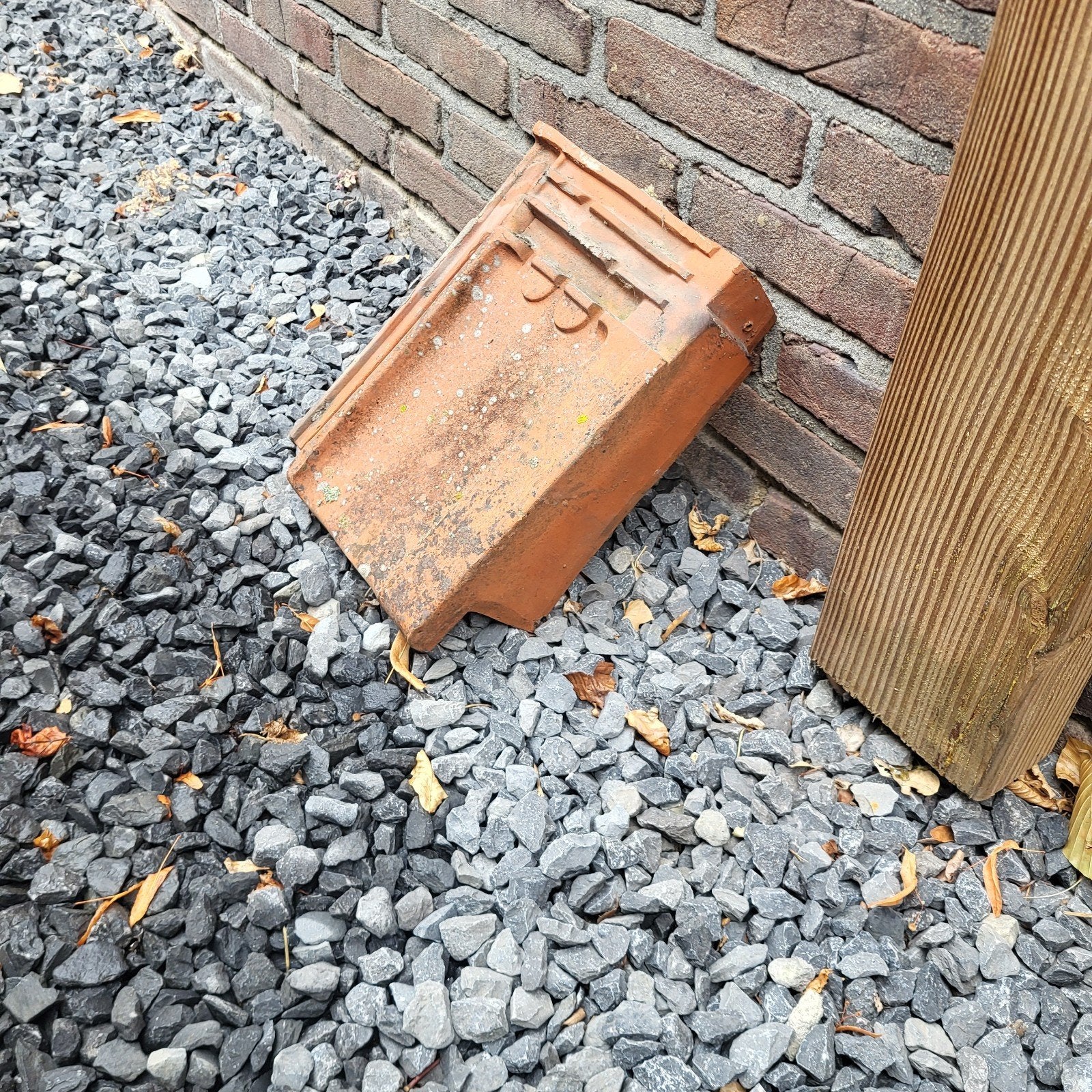 gevel pannen links rechts, Doe-het-zelf en Verbouw, Dakpannen en Dakbedekking, Ophalen, Gebruikt, Steen of Klei, 15 m² of meer