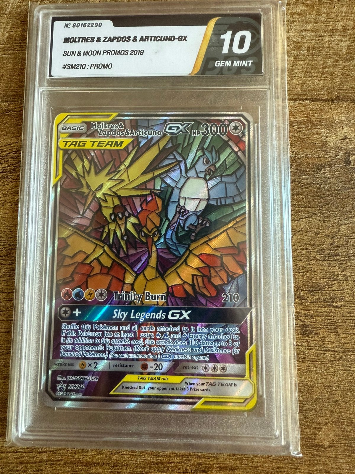 Moltres Zapdos Articuno Gem Mint 10 – Stained Glass Promo, Ophalen of Verzenden, Nieuw, Losse kaart