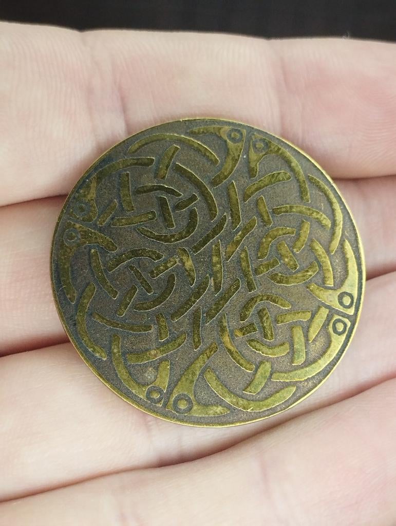 Prachtige vintage broche met een Keltisch patroon., Ophalen of Verzenden, Zo goed als nieuw, Zilver, Overige materialen