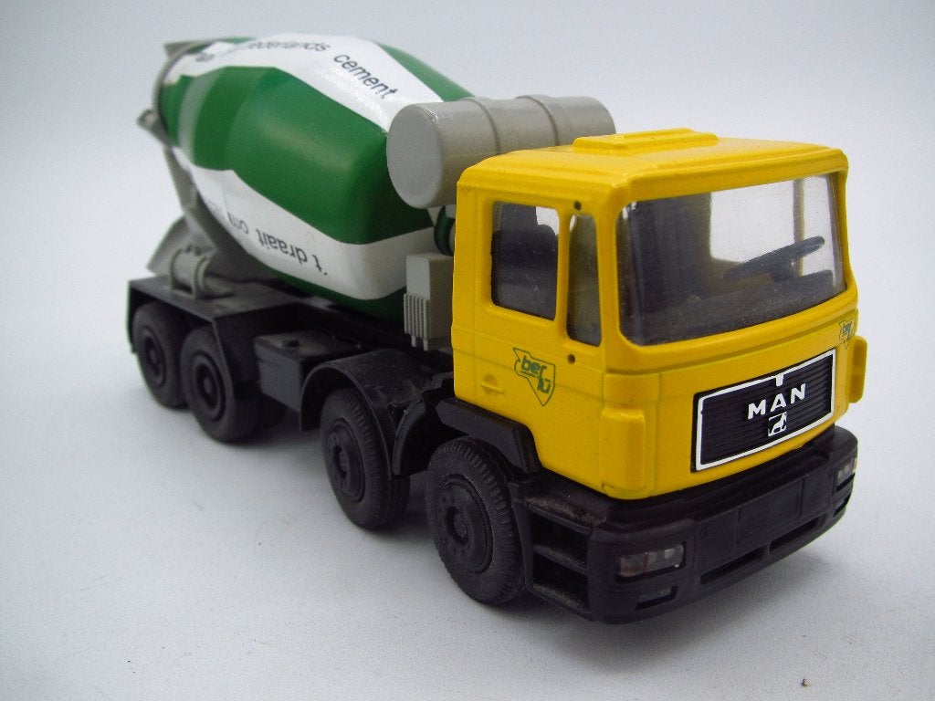 Conrad - MAN Cementmixer '' Nederlands Cement '' 1:50, Hobby en Vrije tijd, Ophalen of Verzenden, Zo goed als nieuw, Bus of Vrachtwagen