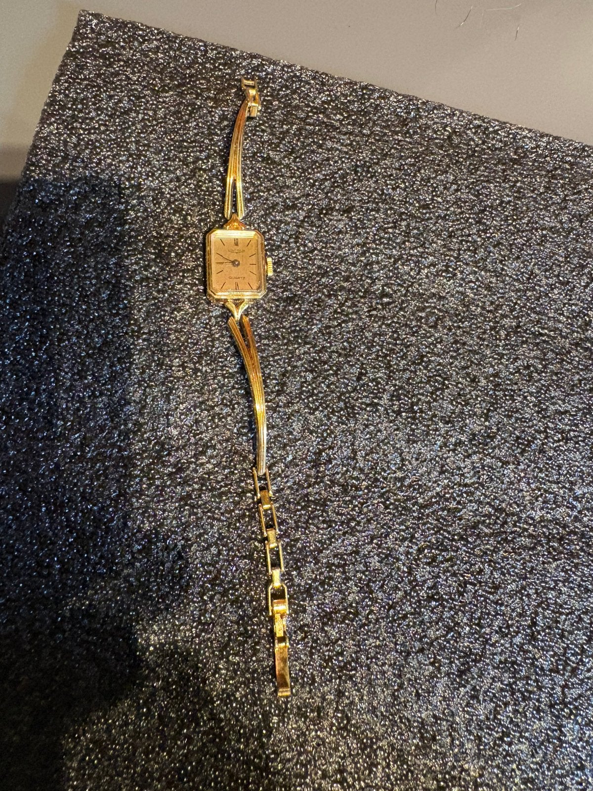 Lincoln dameshorloge quartz goudkleurig klassiek sierhorloge, Sieraden, Tassen en Uiterlijk, Verzenden, Staal, Overige merken