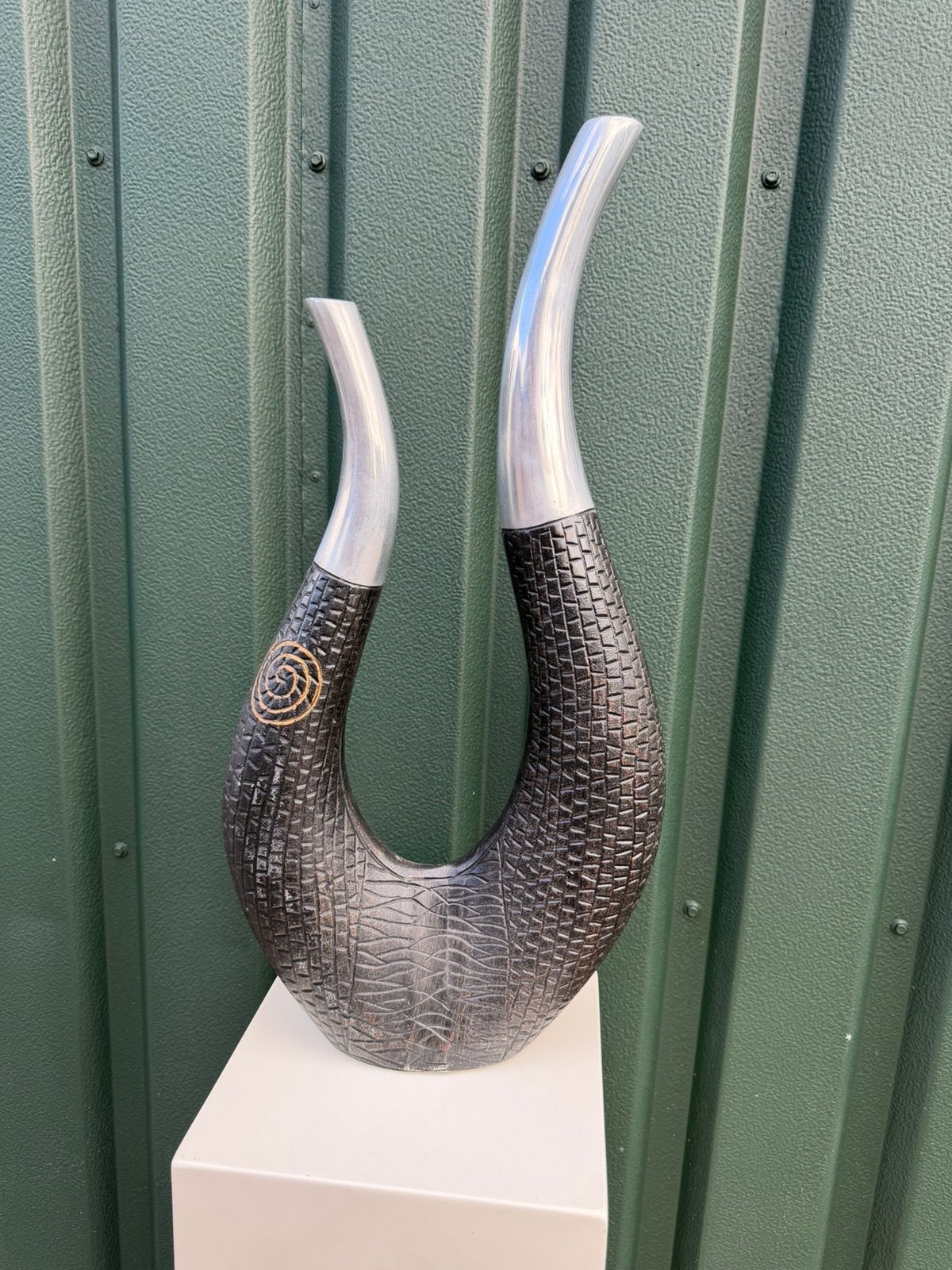 modern decoratief U-vormig sculptuur met zilveren uiteinde, Tuin en Terras, Ophalen, Zo goed als nieuw