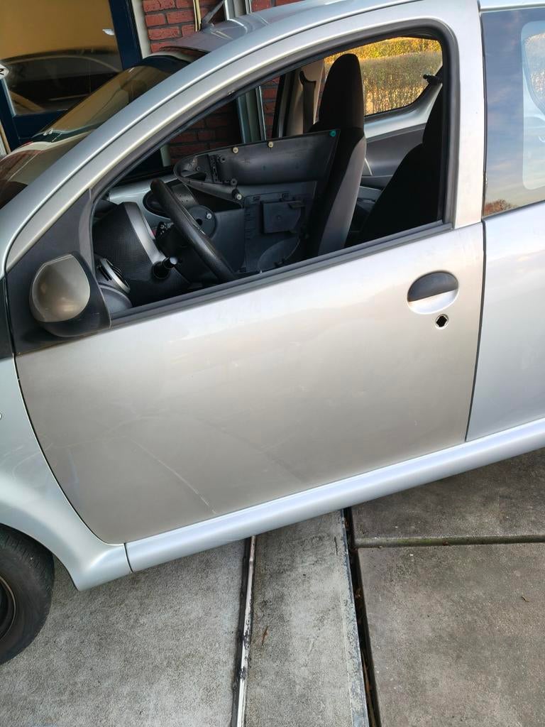 Linker voorportier van Toyota Aygo, Ophalen of Verzenden, Toyota, Deur