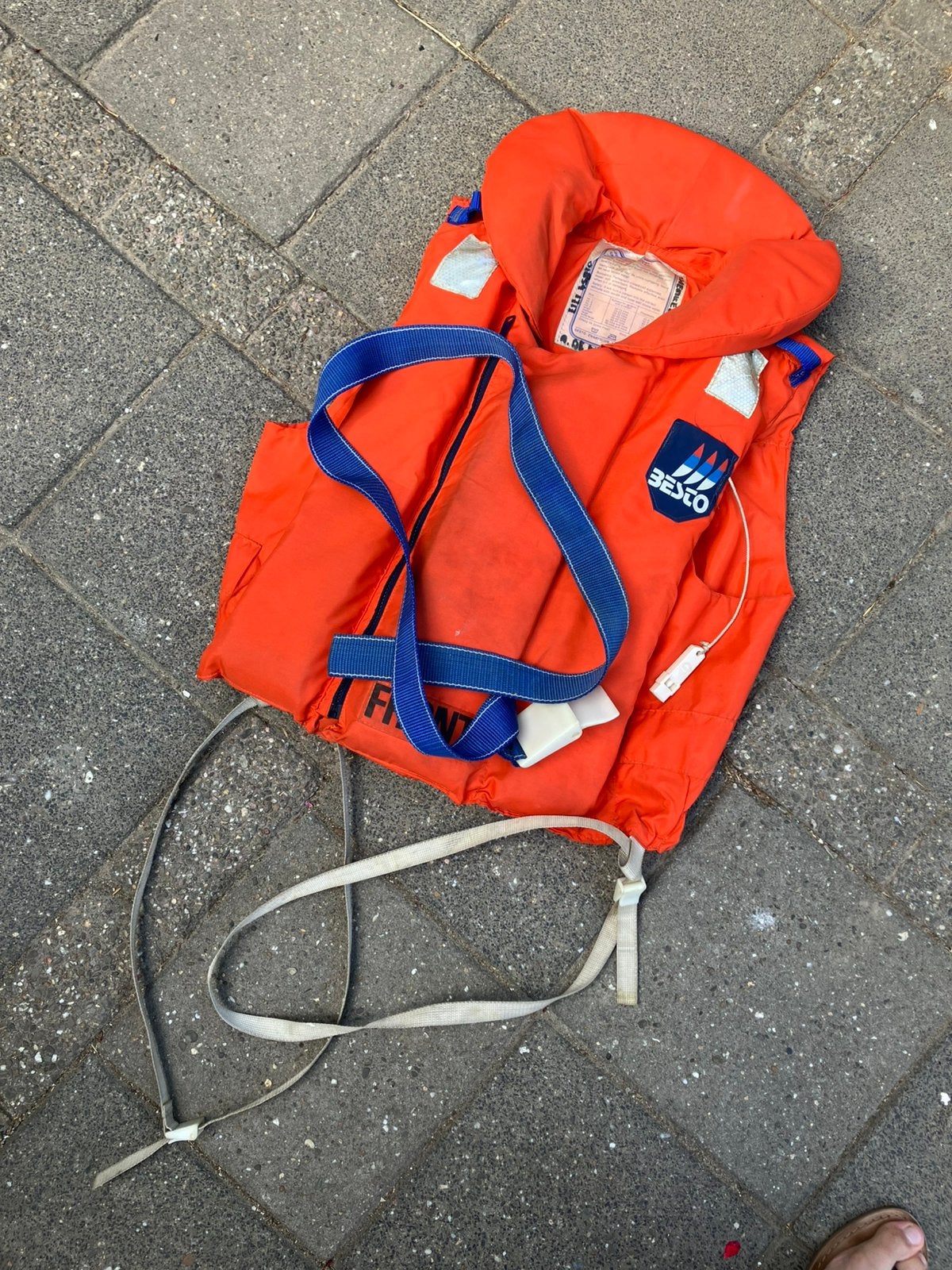 Besto reddingsvest reddings vest volwassenen oranje, Watersport en Boten, Watersportkleding, Ophalen of Verzenden, Zo goed als nieuw
