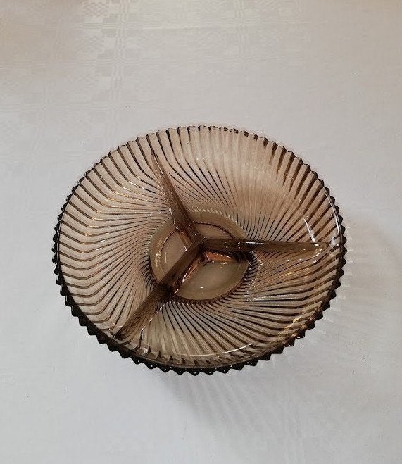 vintage schaal met vakjes, Ophalen of Verzenden, Overige stijlen, Glas, Schaal of Schalen