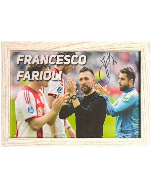Ajax Farioli ingelijst Gesigneerde foto  30x21 + COA + video, Maat L, Ophalen of Verzenden, Nieuw, Overige typen