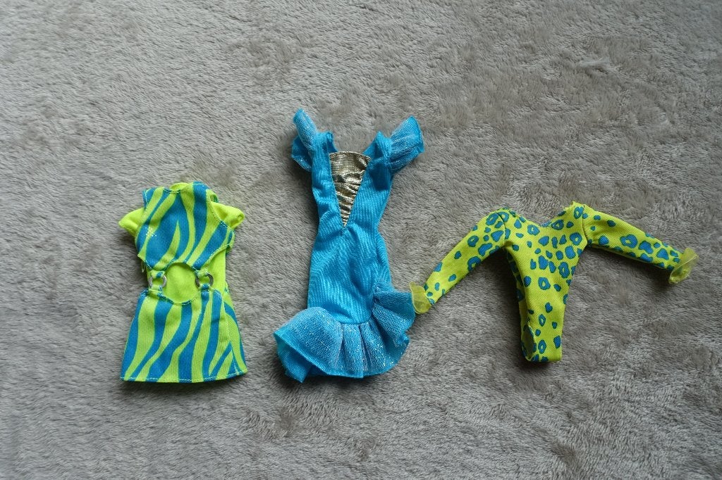 Set van 3 iconische kledingstukken voor Barbie, Kinderen en Baby's, Ophalen of Verzenden, Zo goed als nieuw, Barbie