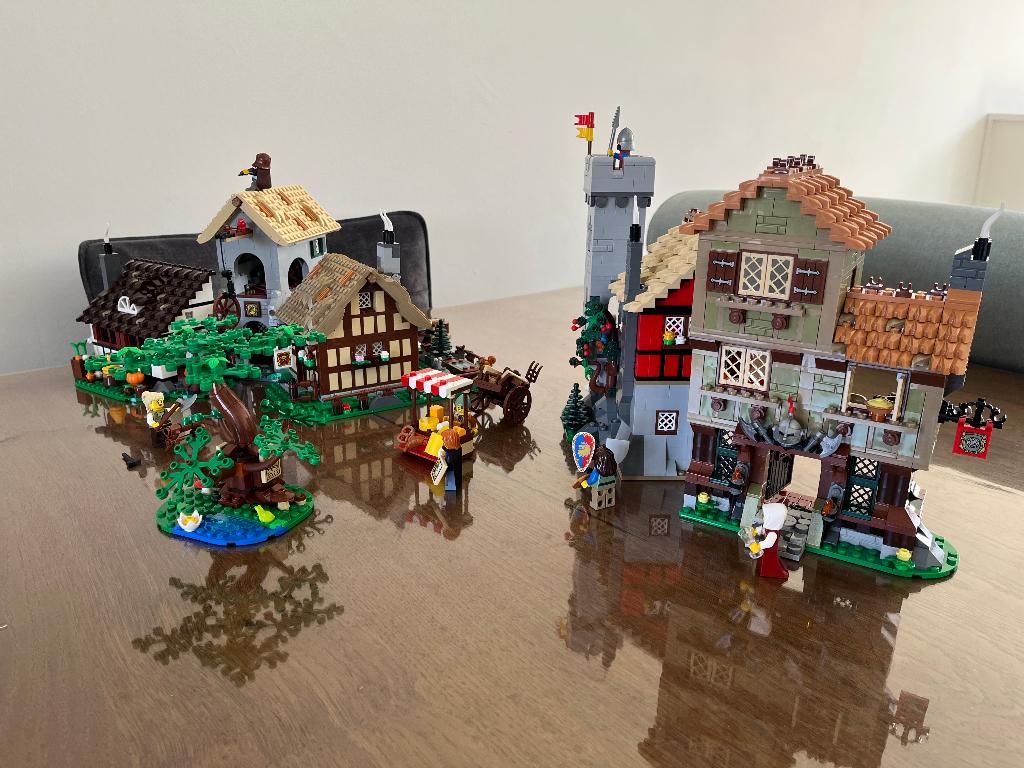 Lego 10332 Medieval Town Square, Kinderen en Baby's, Speelgoed | Duplo en Lego, Lego, Ophalen of Verzenden, Zo goed als nieuw