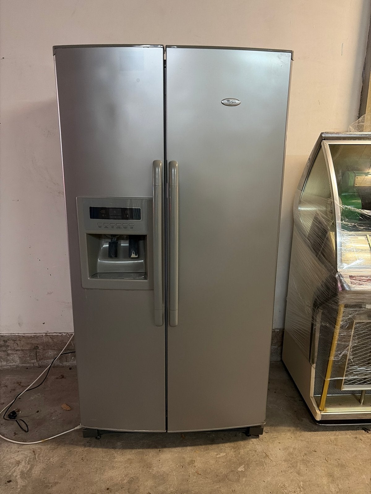 Whirlpool Amerikaanse Koelkast met Vriezer en Waterdispenser, Witgoed en Apparatuur, Ophalen, Gebruikt, 200 liter of meer, 60 cm of meer