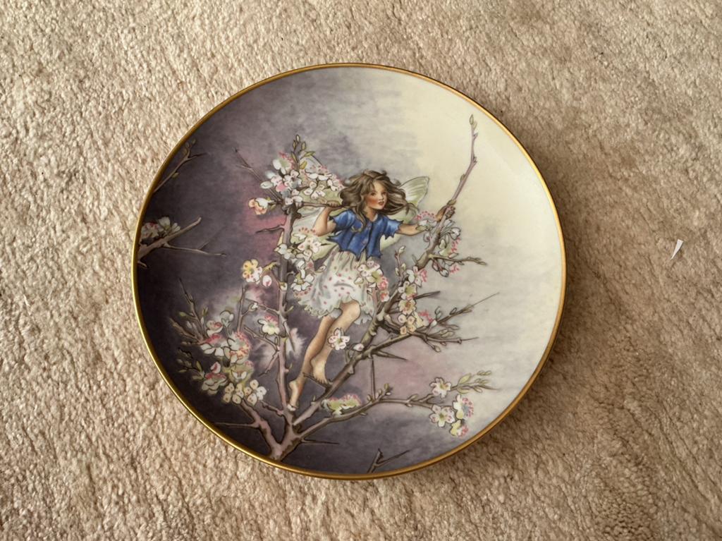Wandbord the blackthorn fairy nummer 5566/G, Antiek en Kunst, Antiek | Porselein, Ophalen