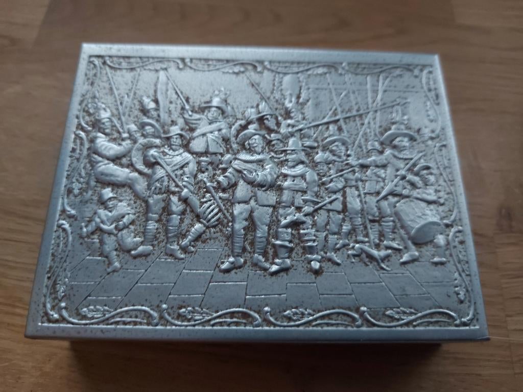Verzilverd sigarenkistje, Verzamelen, Rookartikelen, Aanstekers en Luciferdoosjes, Ophalen of Verzenden, Gebruikt, Overige typen