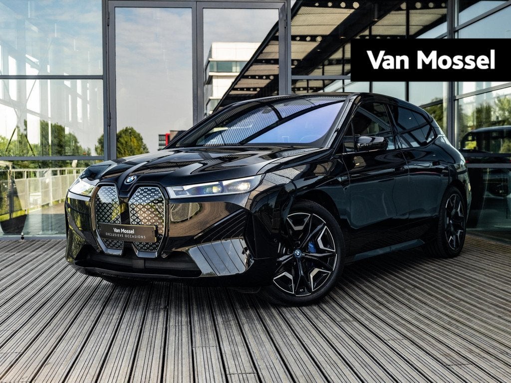 BMW iX xDrive50 Business Edition Plus 112 kWh | SOFTCLOSE |, Auto's, Gebruikt, 523 pk, Zwart, Vierwielaandrijving